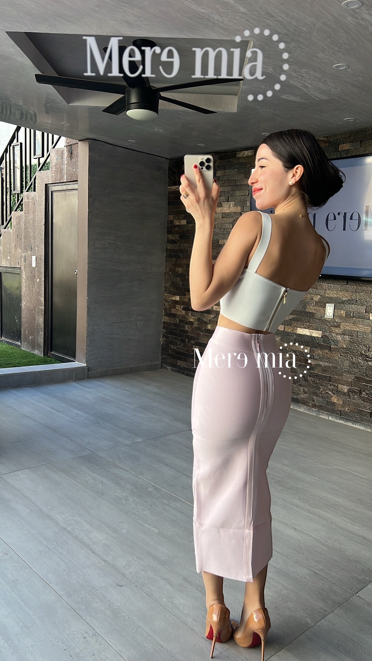 Falda rosa midi
