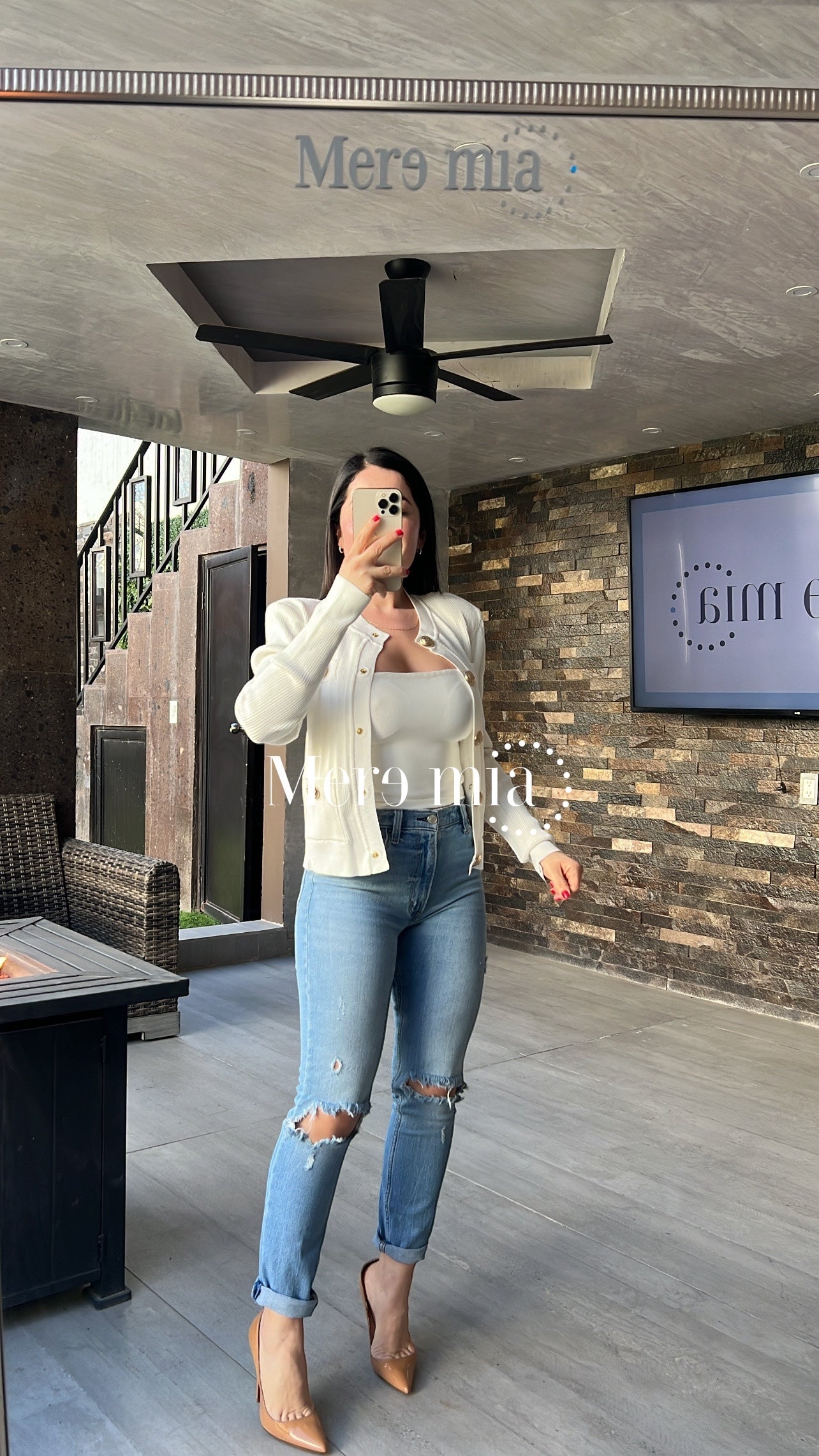 Chamarra blanca botones