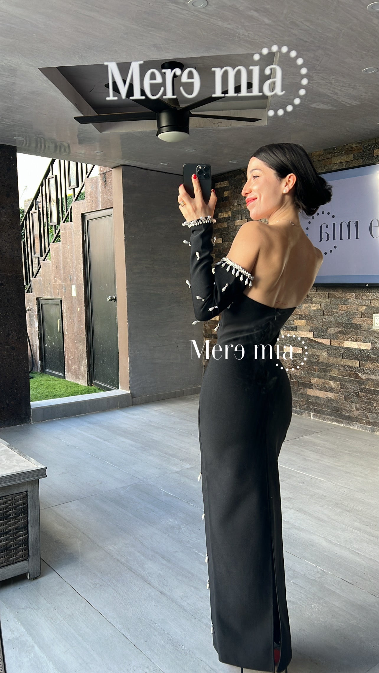 Vestido negro gotas hombros