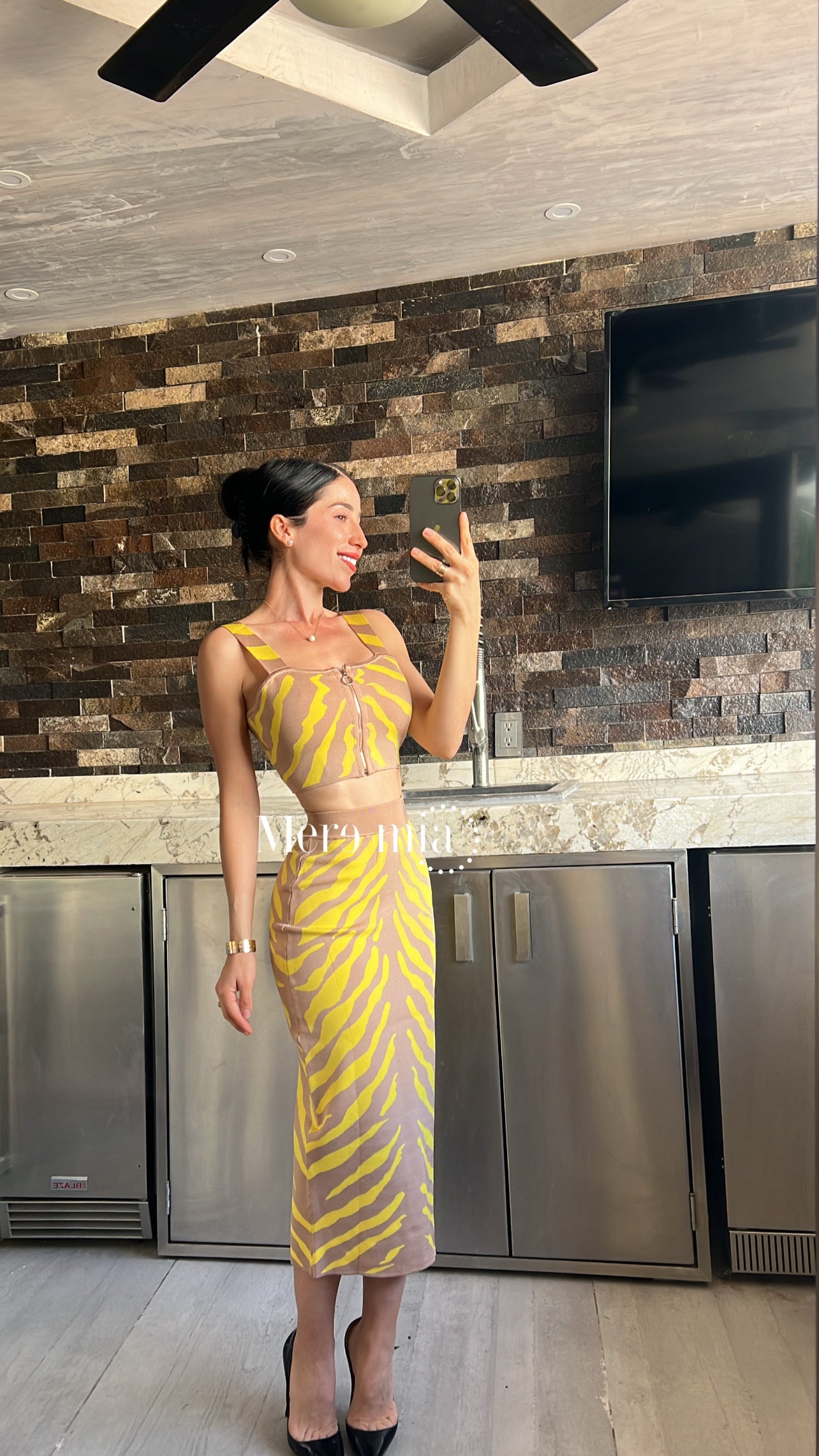 Conjunto amarillo beige
