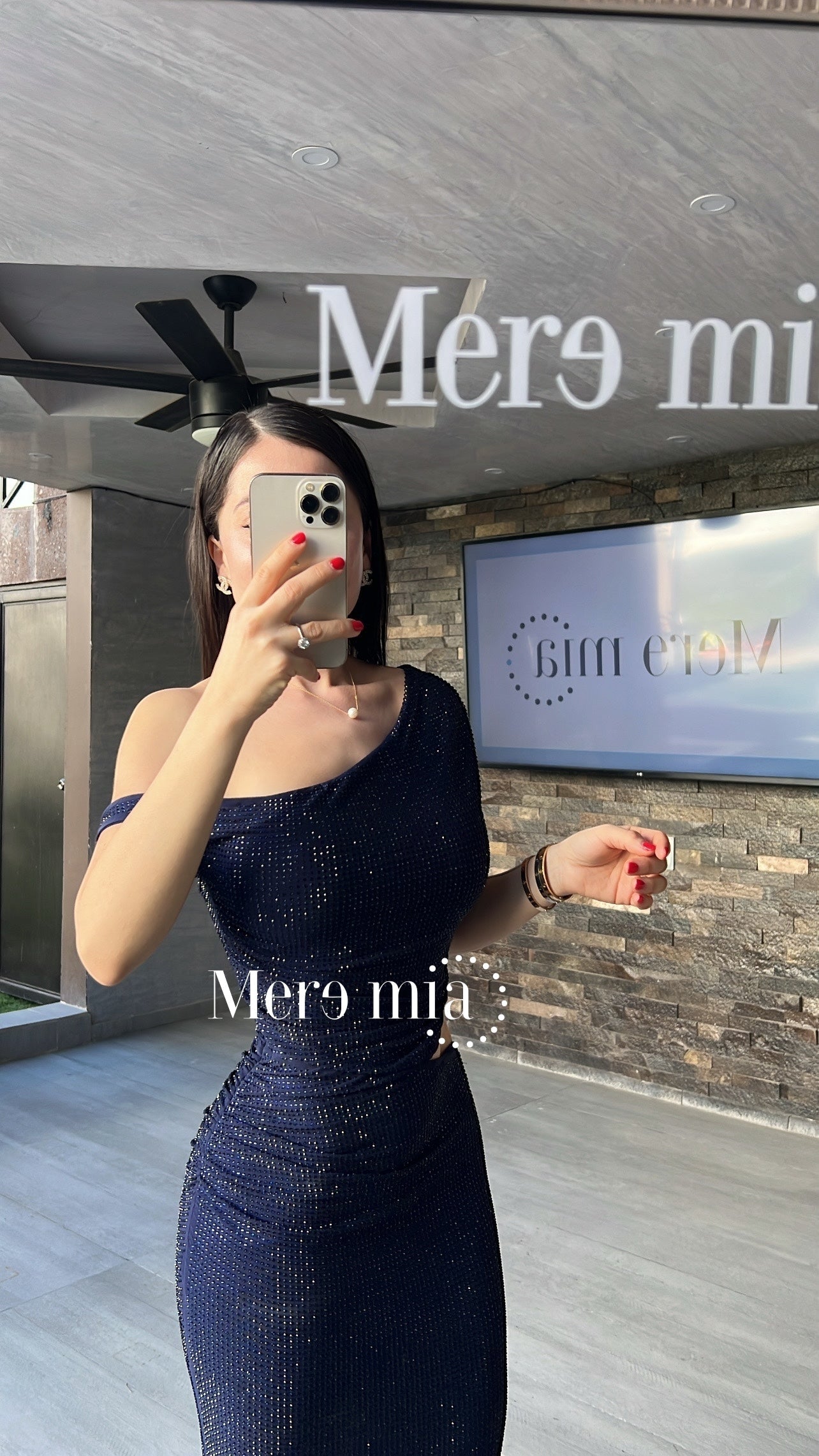 Vestido puntos hombro