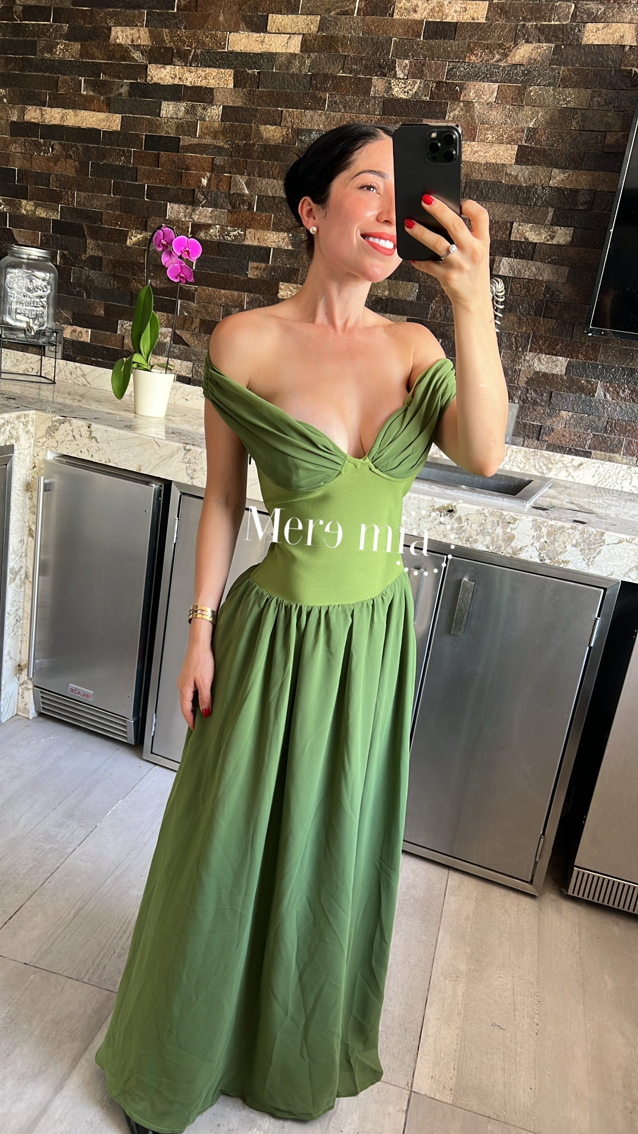 Vestido verde hombros mesh