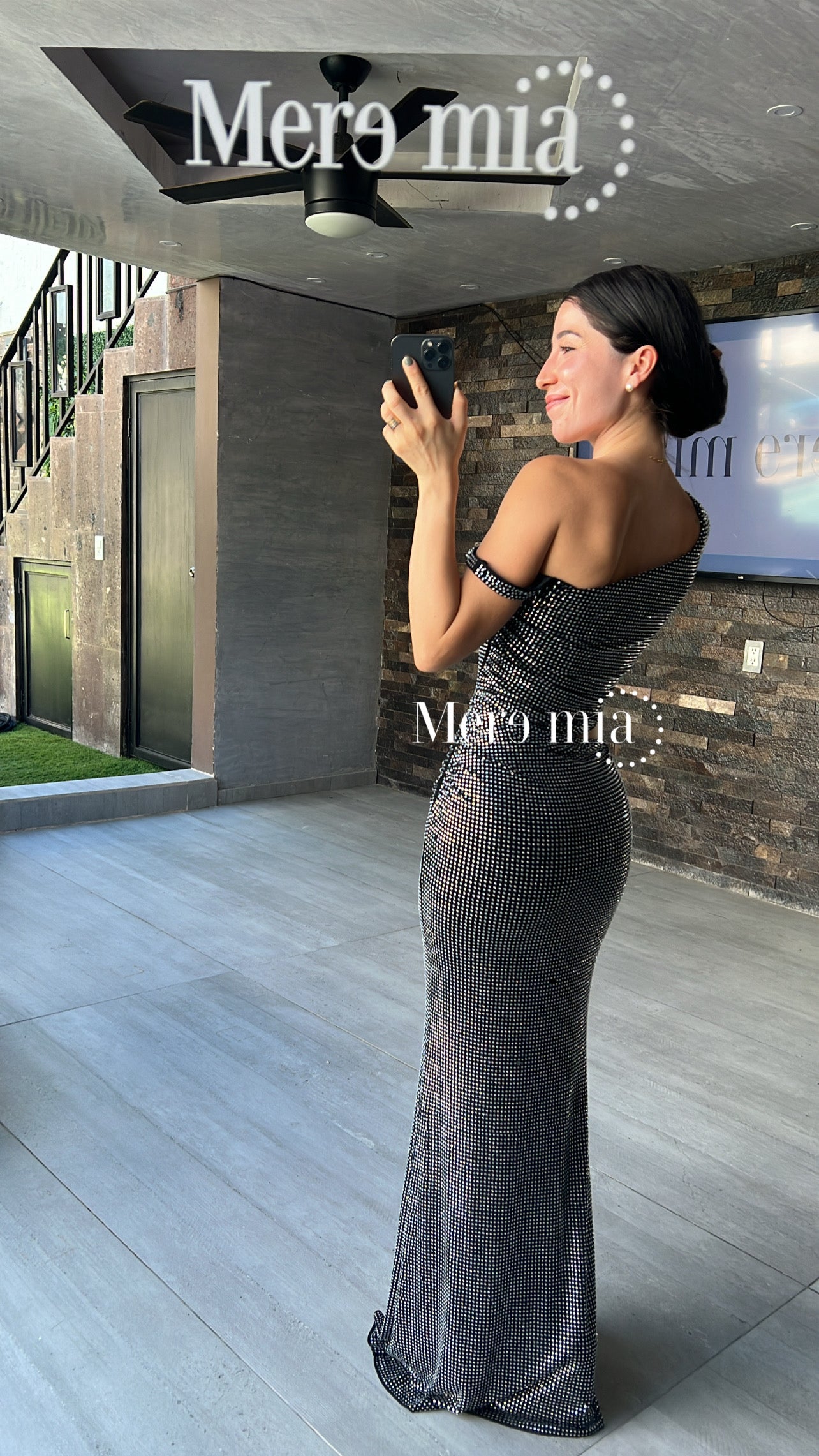 Vestido negro puntos abert