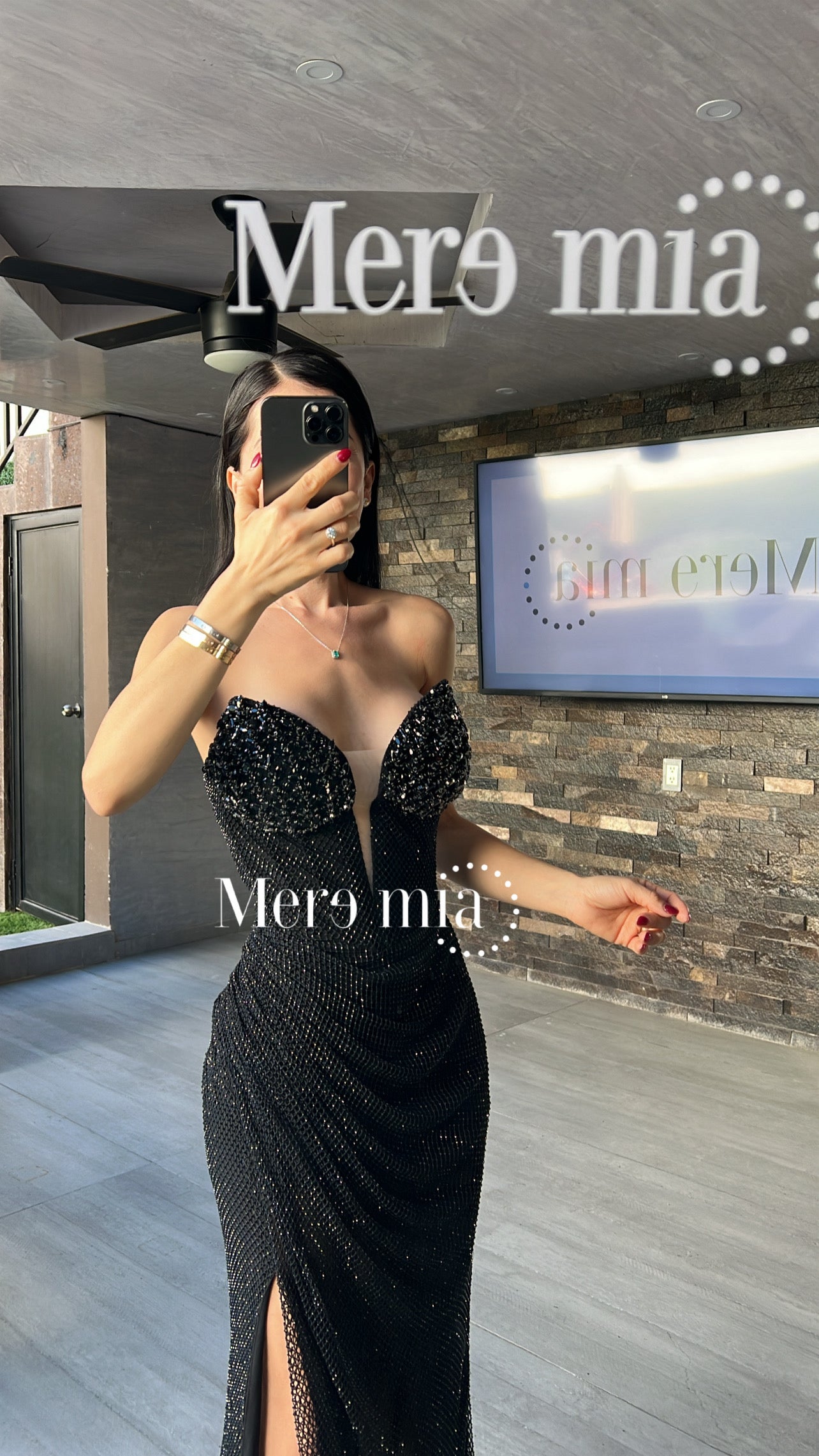 Vestido negro V apl plata