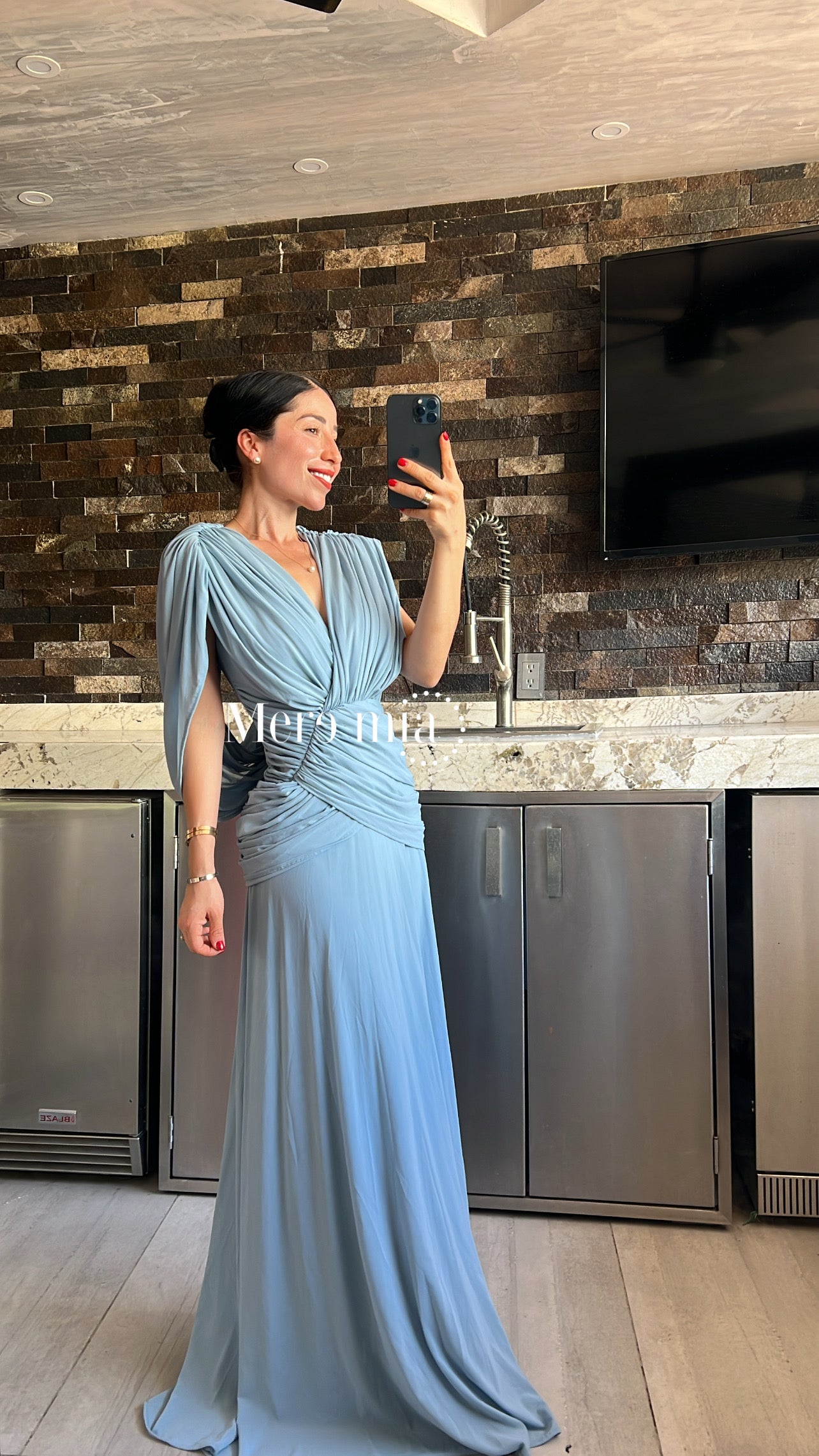Vestido largo drapeado escote v