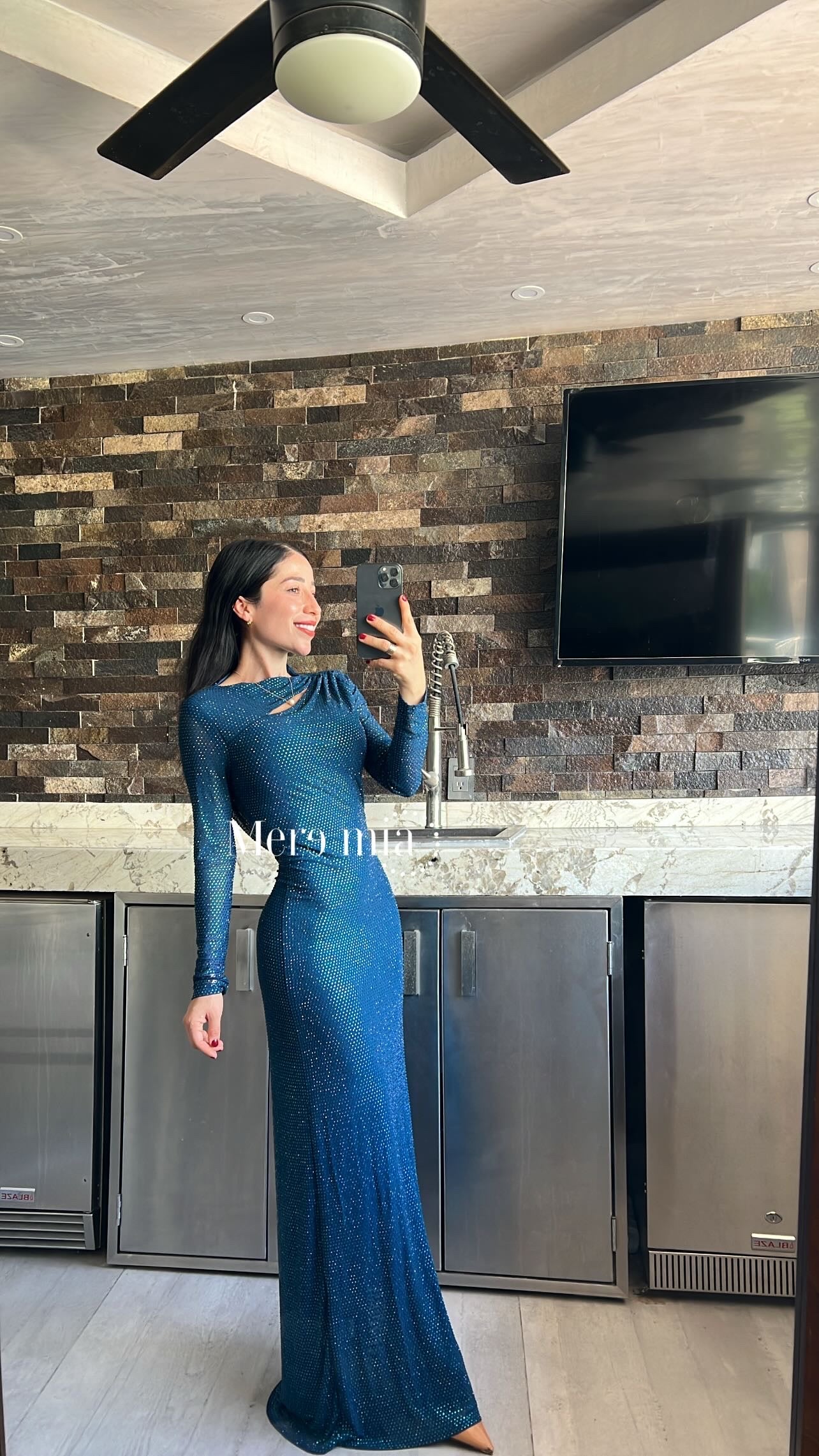 Vestido azul espalda asimétrica