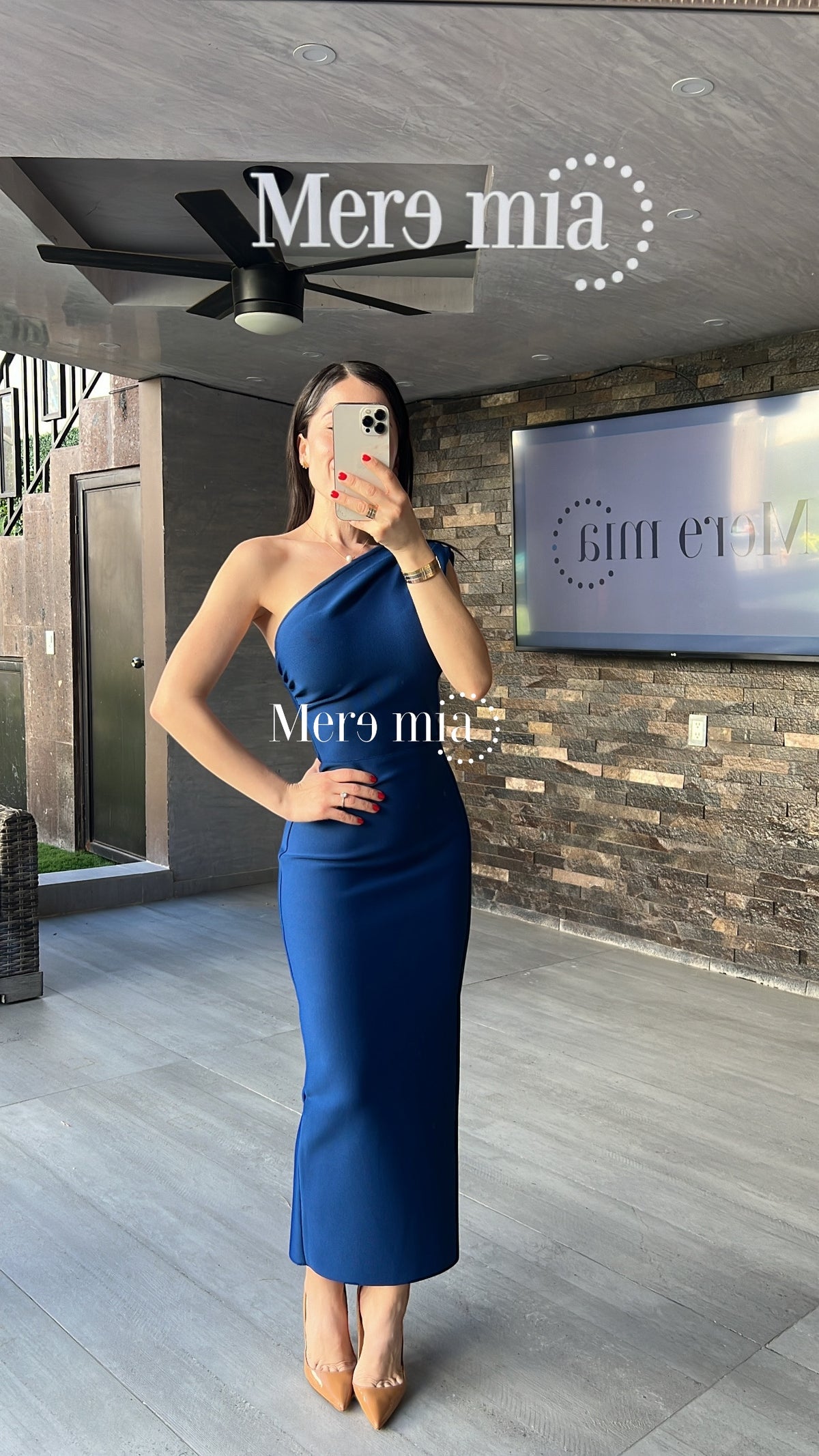 Vestido azul hombro