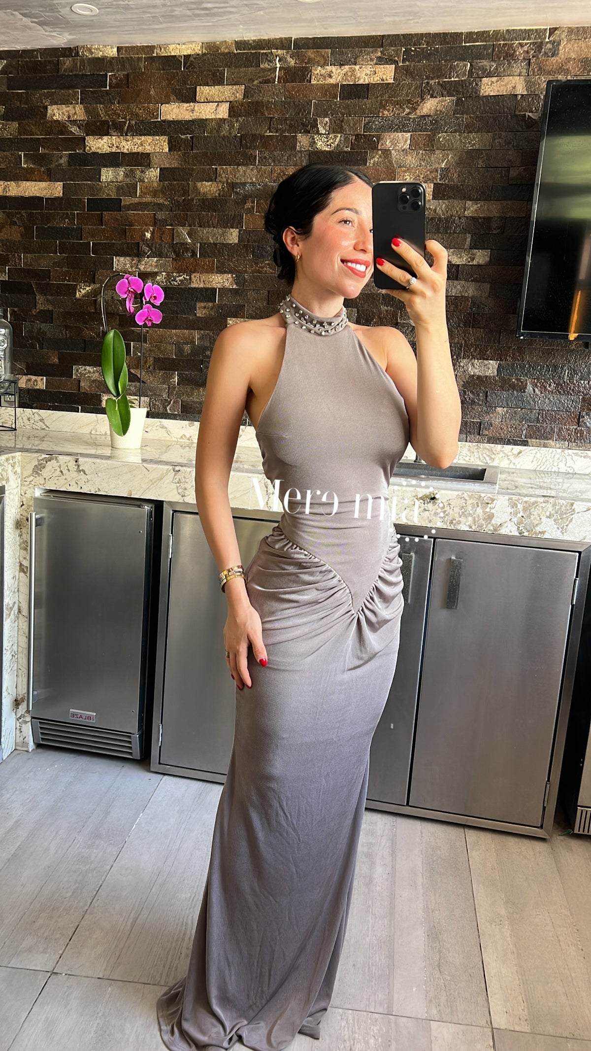 Vestido gris cuello est