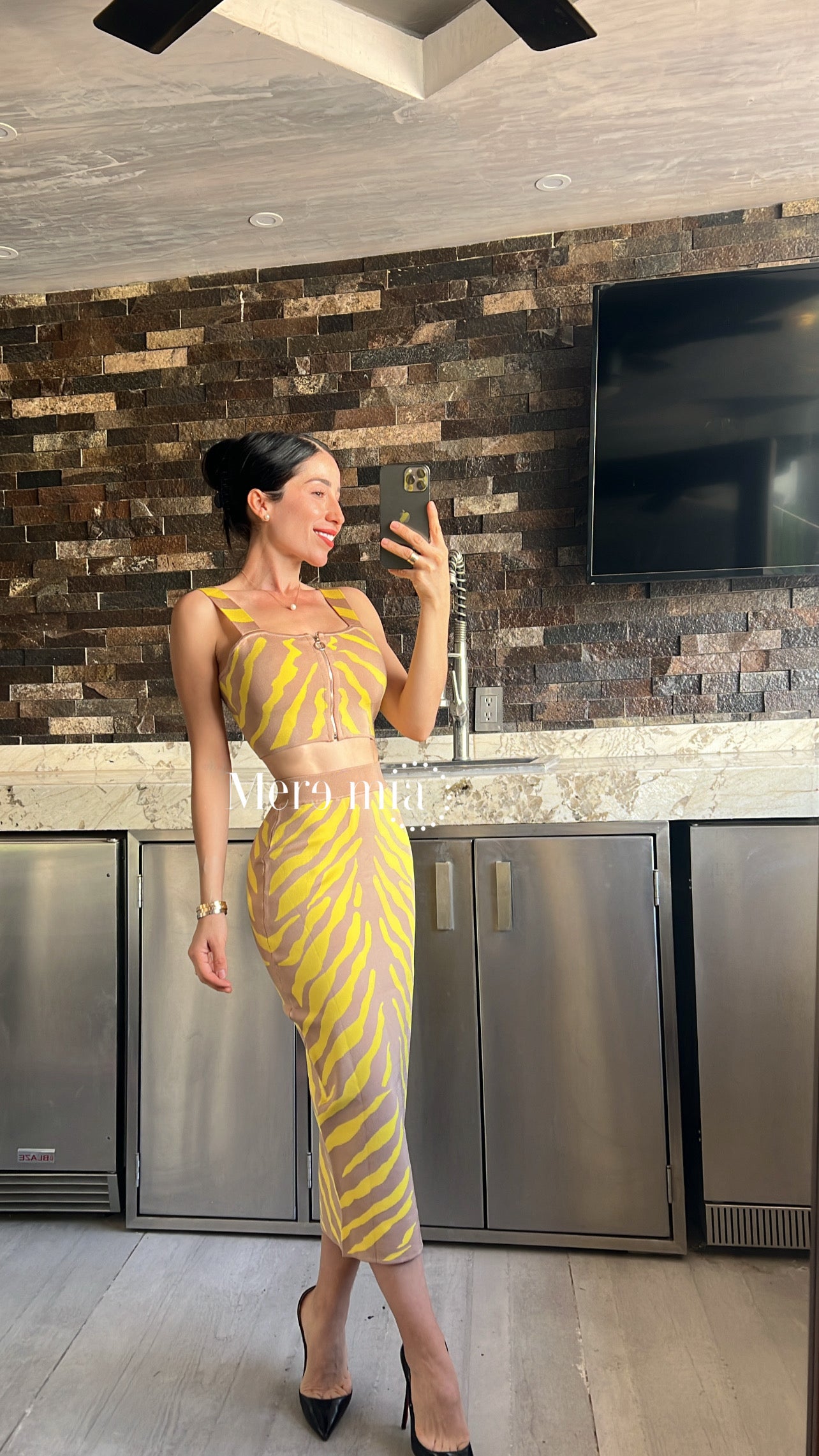 Conjunto amarillo beige