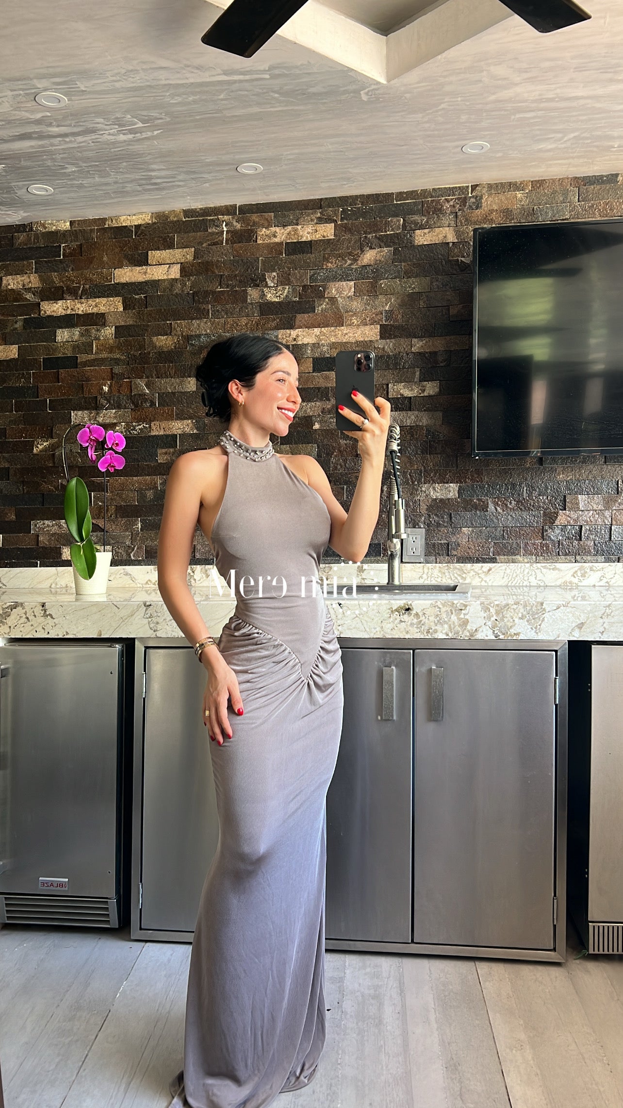 Vestido gris cuello est