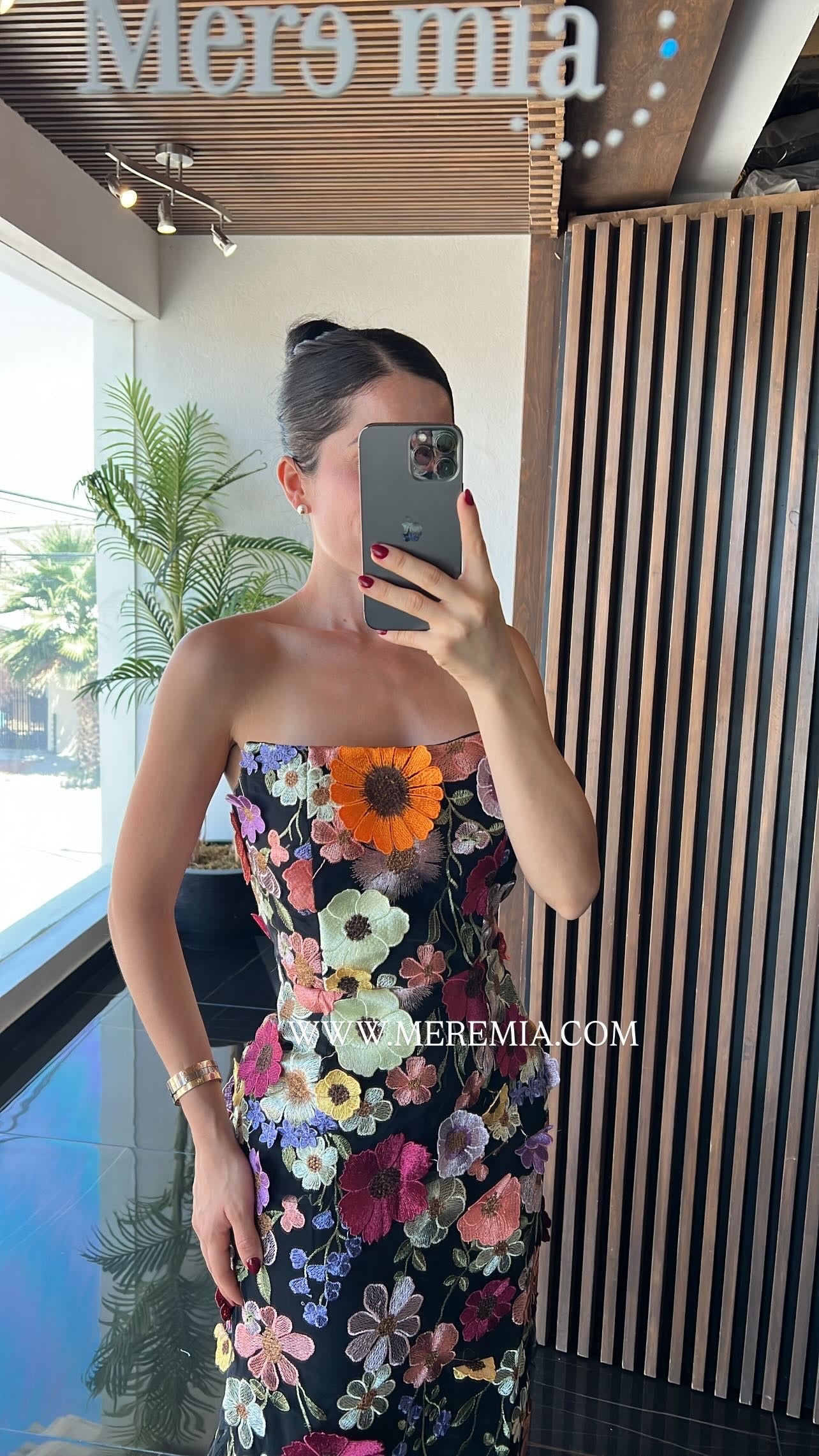 Vestido negro flores colores