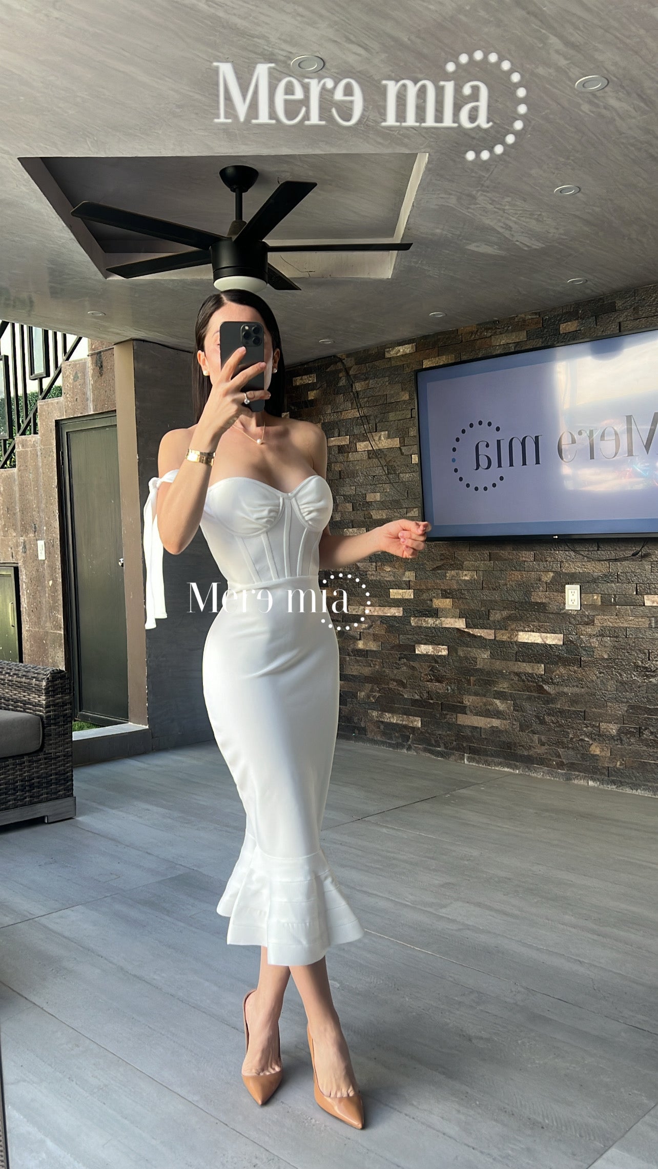 Vestido blanco olan abajo copas