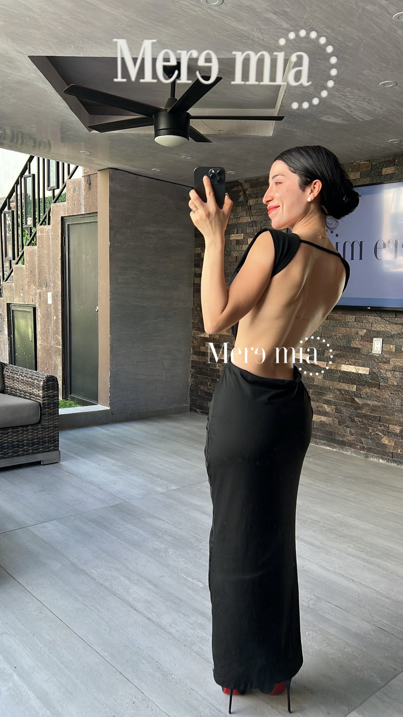 Vestido negro  escote en V y stretch