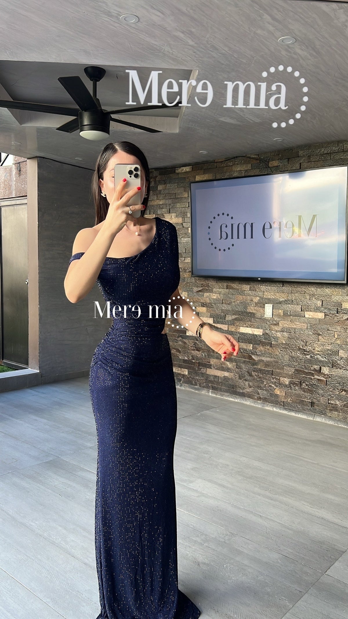 Vestido puntos hombro