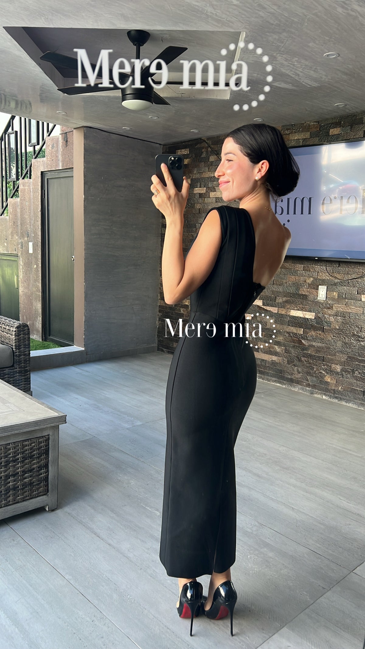 Vestido negro de un hombro