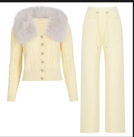 Conjunto pantalón cuello peluche