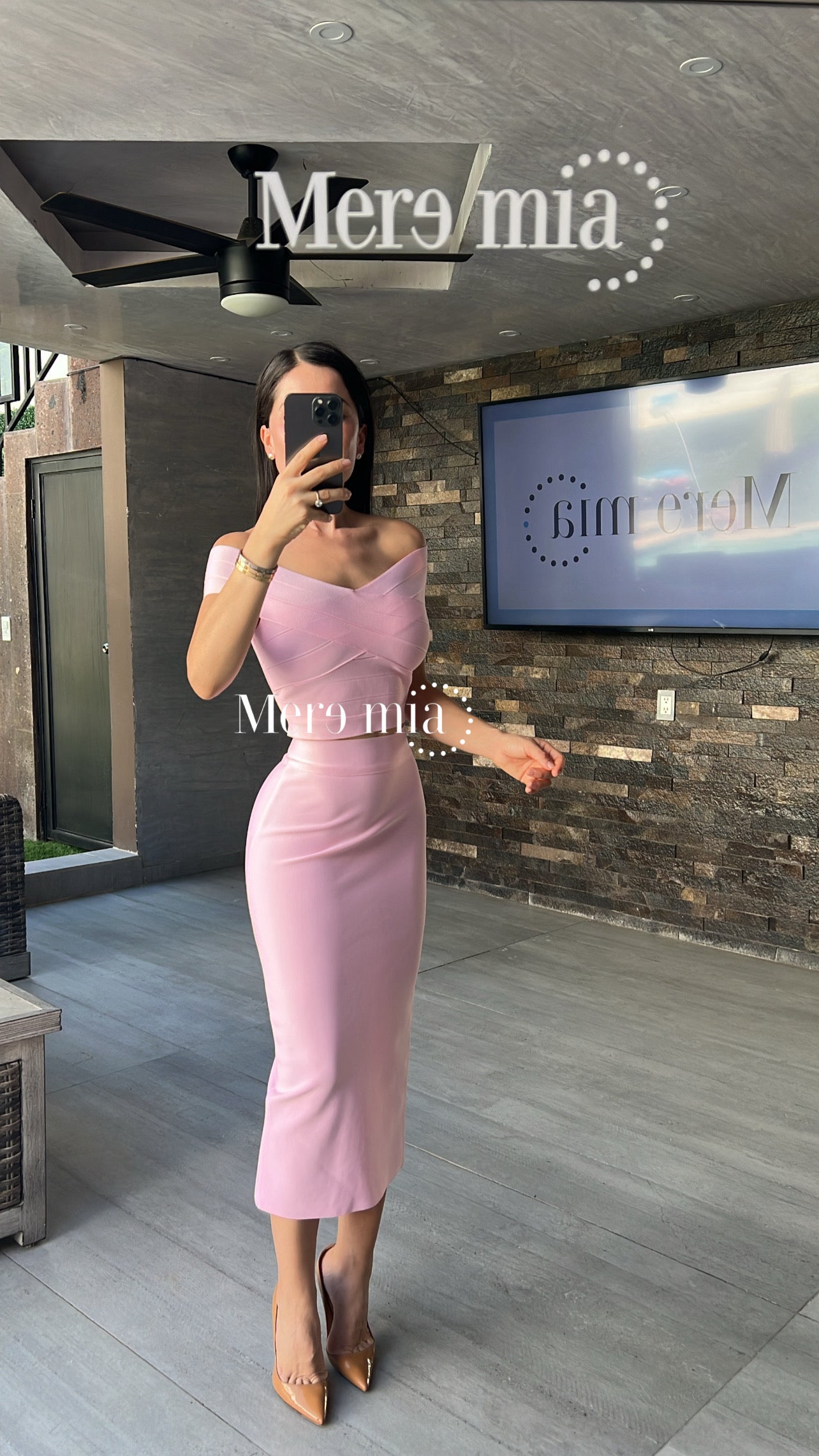 Falda rosa midi
