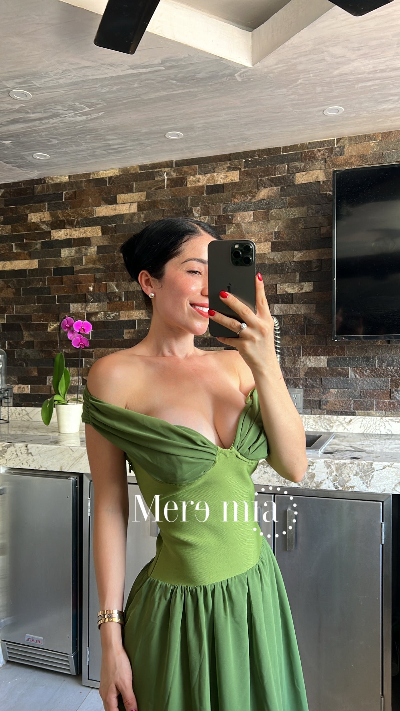 Vestido verde hombros mesh
