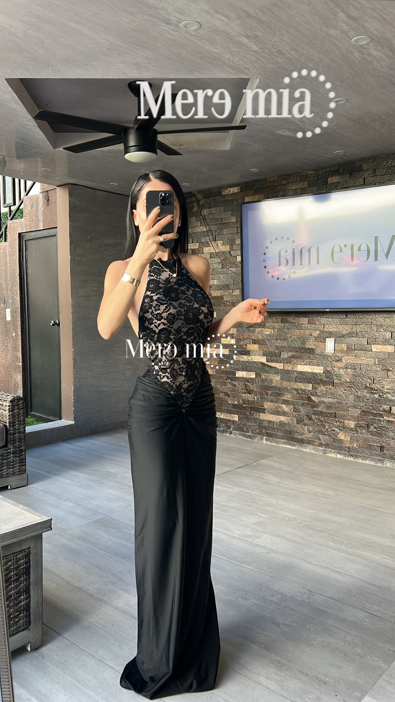 Vestido negro encaje cuello