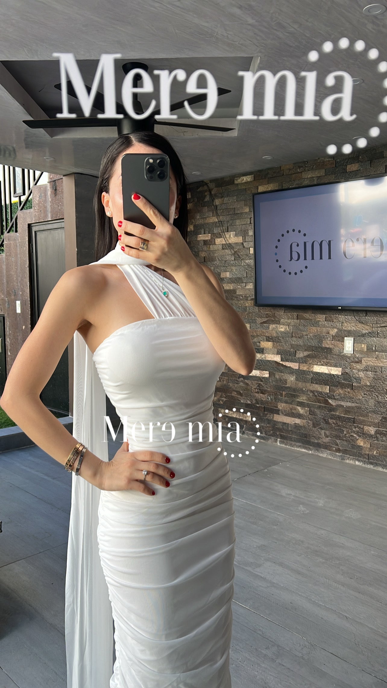 Vestido blanco plisado cuello