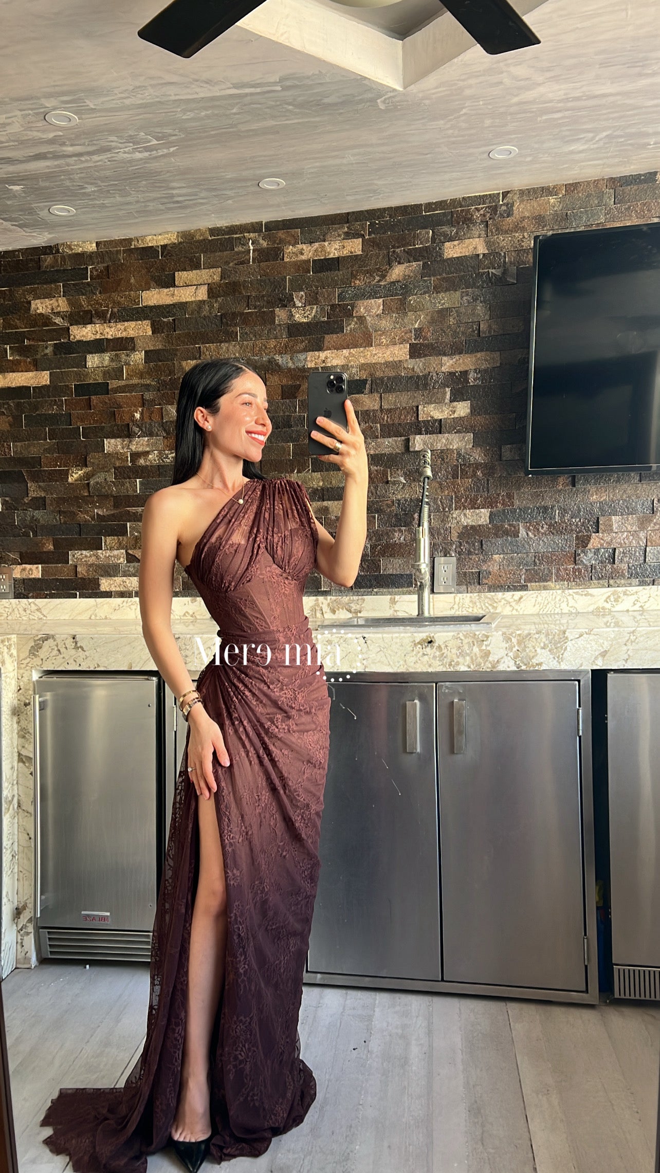 Vestido encaje copas hombro