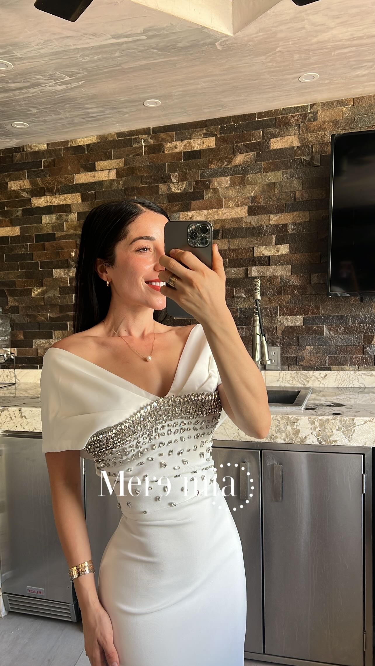 Vestido blanco hombros apl