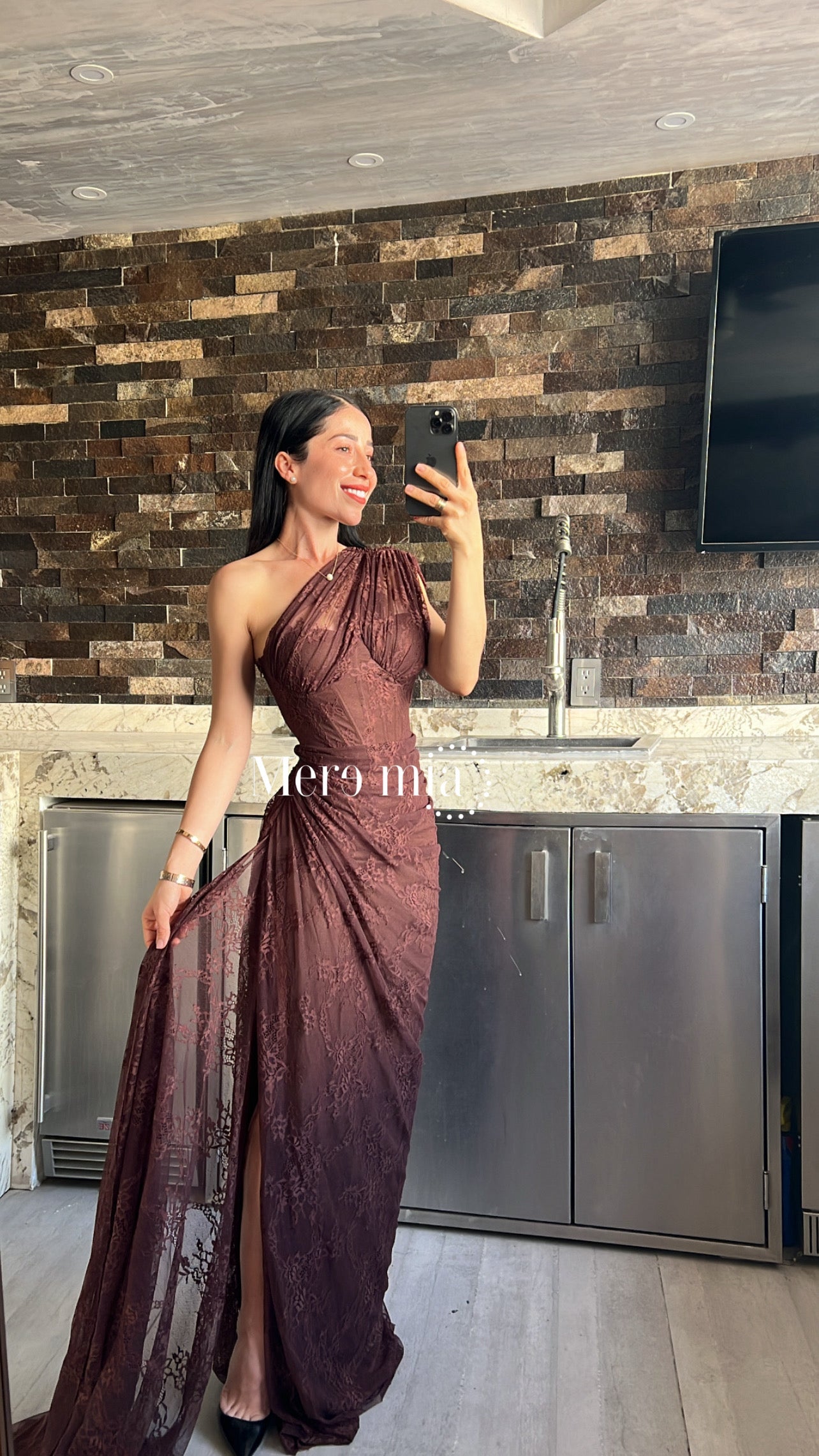 Vestido encaje copas hombro