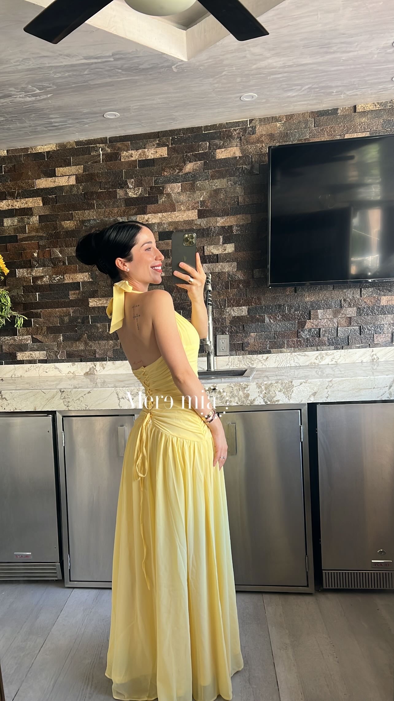 Vestido amarillo plisado largo