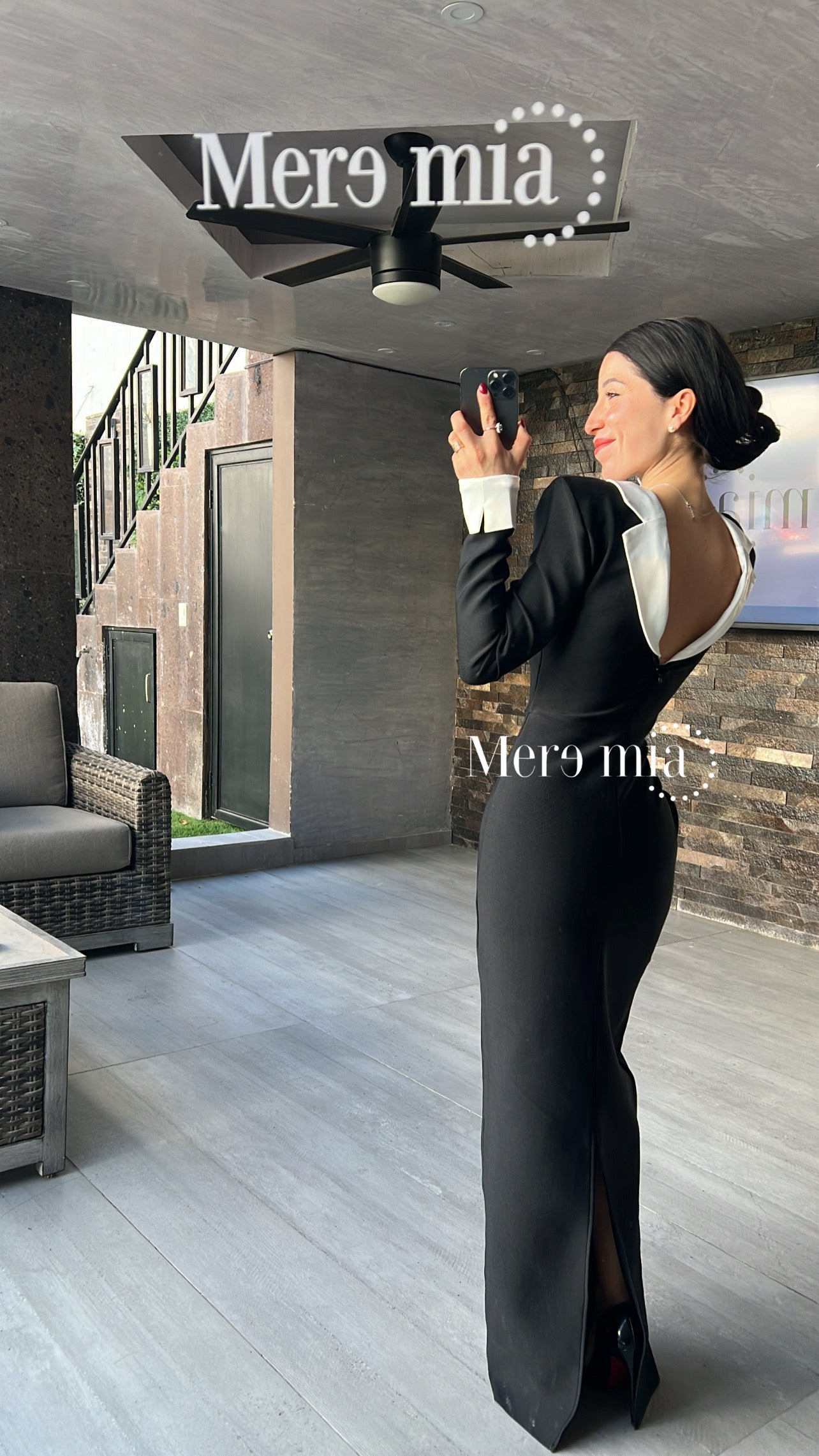 Vestido negro cuello blanco