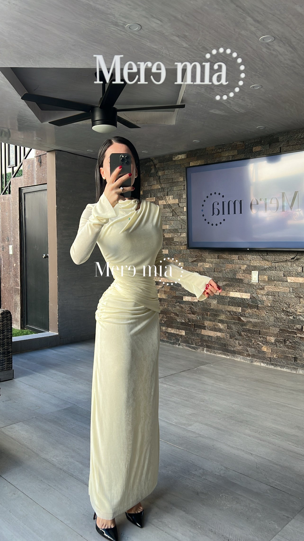 Vestido plisado hoyo