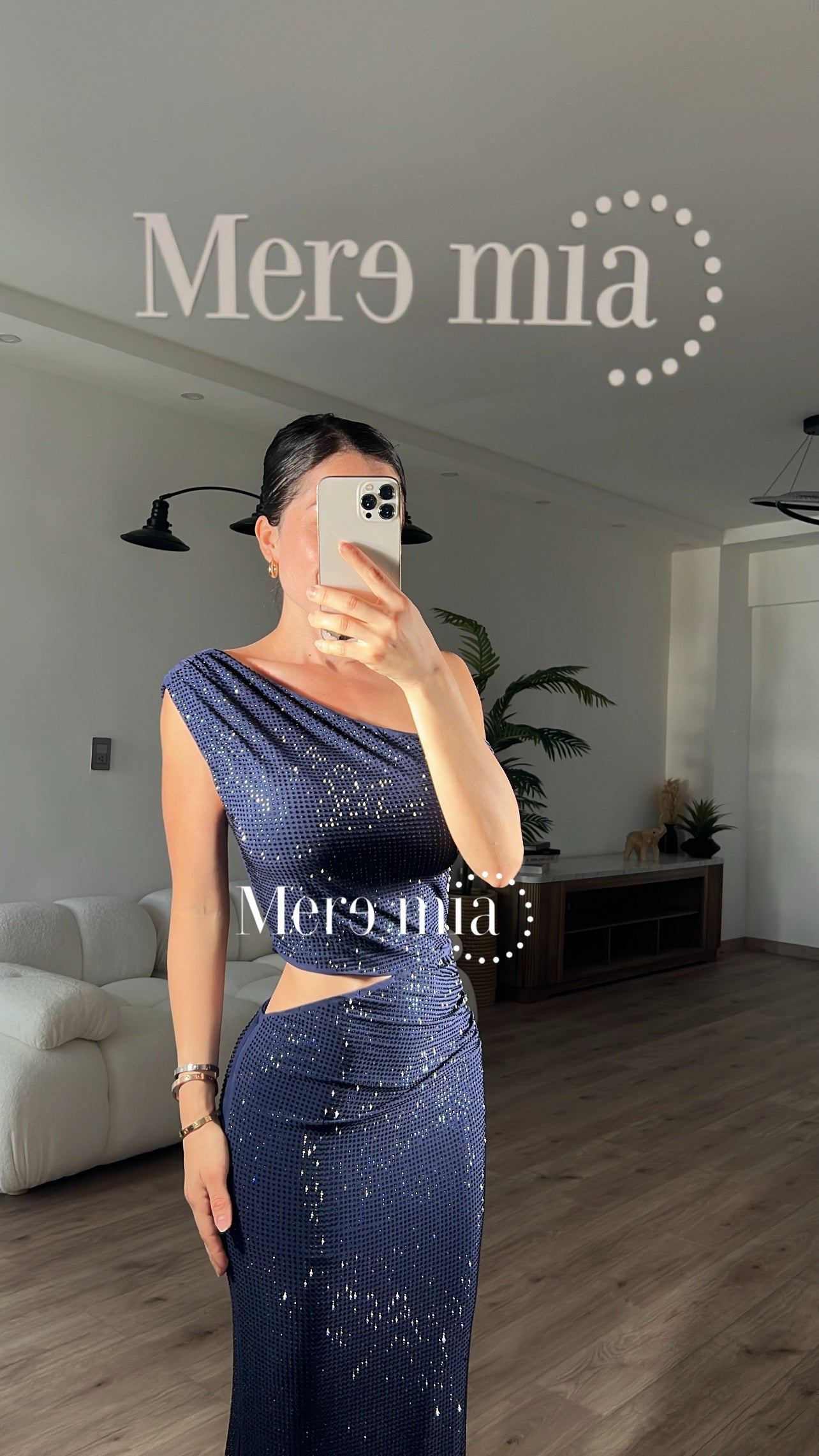 Vestido puntos hombro